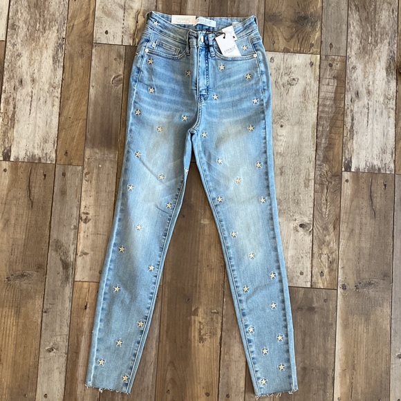 SOLD OUT🚨 - Picture 2 of 4